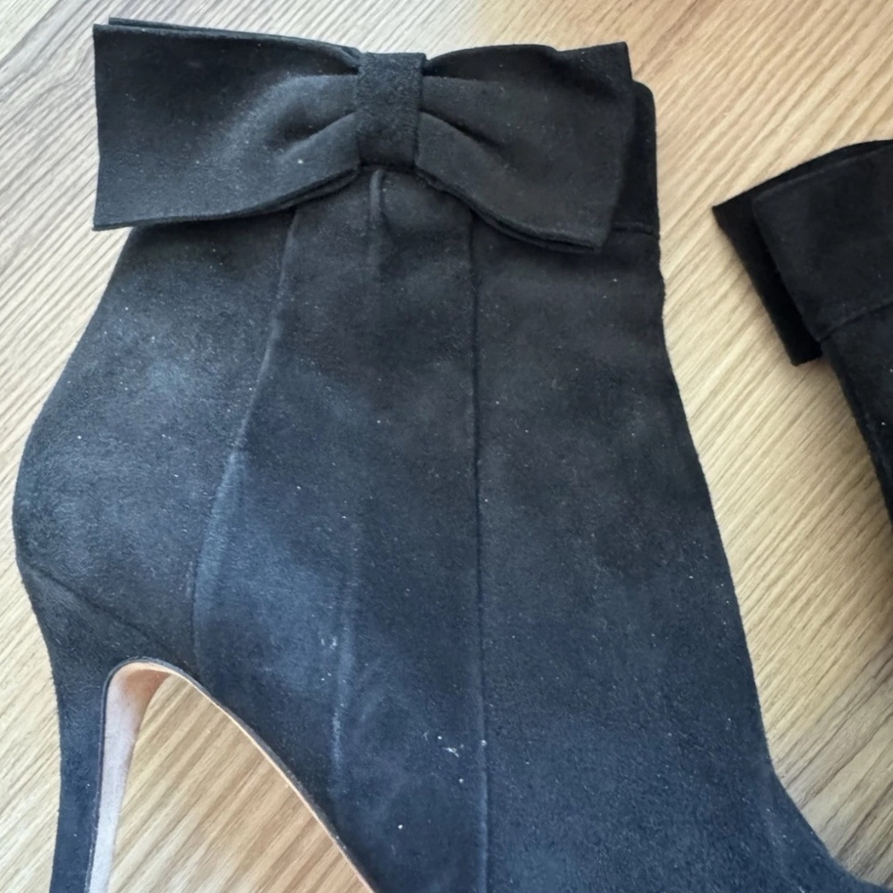 $395 KATE SPADE NEW YORK Stiletto Heels Booties Size 9 Suede Bow Accent - Picture 5 of 6